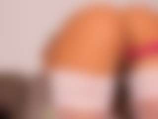 Live cam show with LexiLow - Blue Eyes on live.xheat.ai