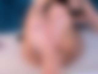 Live cam show with SonyaFoxx - Spoiled on Milfs Live