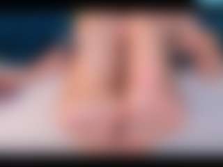 Live cam show with SonyaFoxx - Pegging on Camsoda