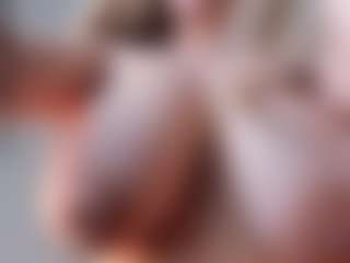 Ann MILF webcam performer live streaming