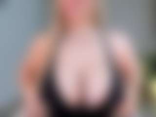 Live cam show with Ann - Spy MILF on xfollow cams