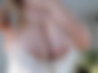 Live cam show with Ann - Big Tits on livesuperchat.net