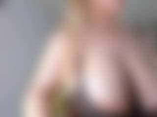 Live cam show with Ann - Big Tits Mature on Gym Cam Girls