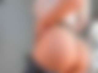 Live cam show with Ann - Blonde Hair MILF on Fling VIP Chat