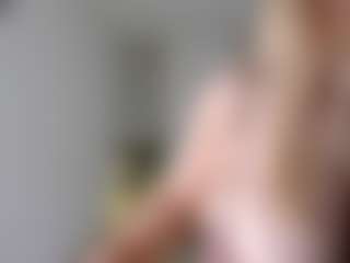 Live cam show with Ann - Brown Eyes Big Tits on Hubzter Live
