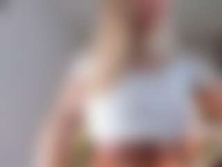 Live cam show with Ann - Gamer MILF on SquirtSoMuch