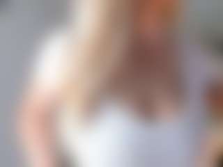Live cam show with Ann - Brown Eyes MILF on Camsoda
