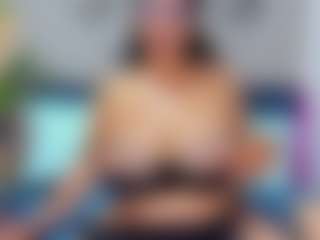 TefaVega MILF webcam performer live streaming