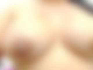 Show live cam dengan SQUIRTH - Curvy MILF di Camsoda
