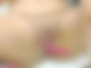 SQUIRTH MILF webcam performer live streaming