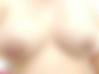 Live cam show with Yisel - Period on Milfs Live