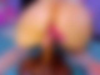 Live cam show with Shantall - Cum on Camsoda