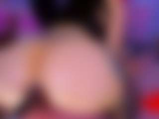 Live cam show with Shantall - Big Ass Latina on CamwithHer