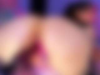 Live cam show with Shantall - Fingers on LiveSexCams6