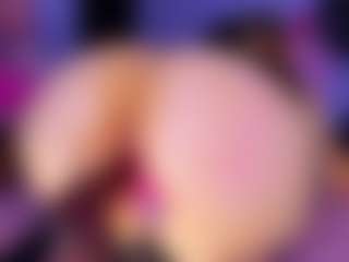 Live cam show with Shantall - Athletic Asshole on SmokeAndPoke