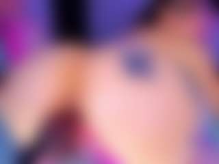 Live cam show with Shantall - Striptease on Camsoda