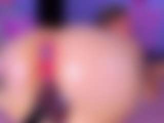 Live cam show with Shantall - Lick on Camsoda