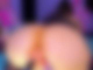 Live cam show with Shantall - Anal Latina on Camsoda
