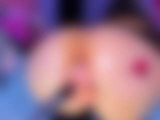 Live cam show with Shantall - Drinking on TeamSkeetLive