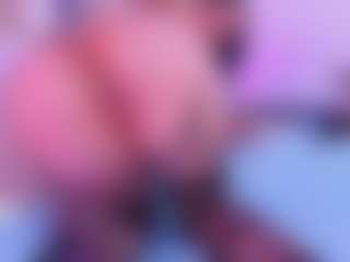 Live cam show with Shantall - Striptease Latina on Camsoda