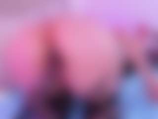 Live cam show with Shantall - Latina Toys on Stripli.com