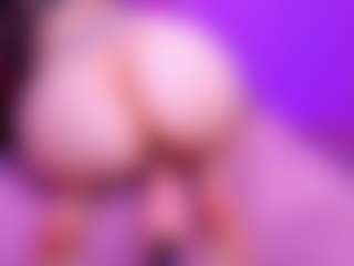 Live cam show with Shantall - Athletic Shaved Pussy on Streamer API