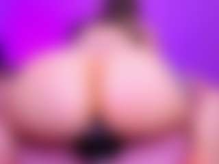Live cam show with Shantall - Brown Eyes Big Tits on Hubzter Live