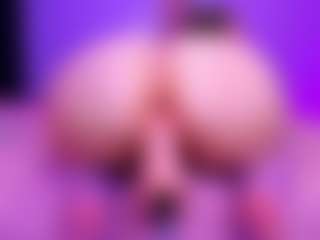 Live cam show with Shantalljones - Pornstar Young Adult on Camsoda