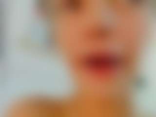 sassyt33n's Live Sex Cam Show