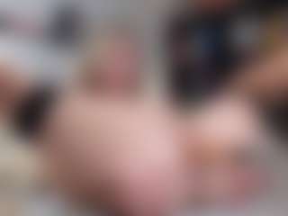 Live cam show with HayleeX - Shaved Pussy on Fling VIP Chat