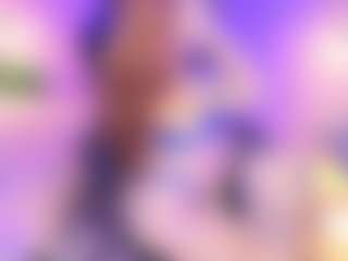 Live cam show with kendraharper - Living Room on Camsoda