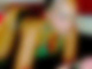 Live cam show with GeeTox - Brown Eyes Ebony on Instabang