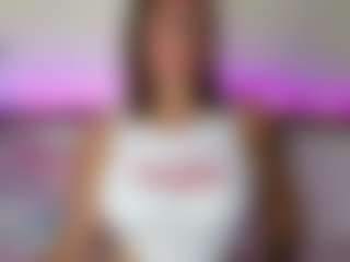 Live cam show with Kamryn Marie - Bedroom on Camsoda