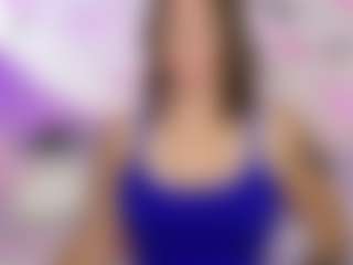 Live cam show with Kamryn Marie - Bedroom on StripNow