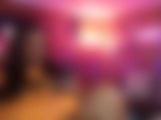 Live cam show with Qveen Purp - Tease Ebony on Camsoda