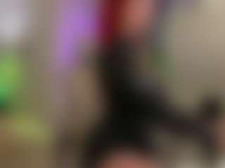 Live cam show with Lady Alexa Ra - Bedroom MILF on nudelive.tv