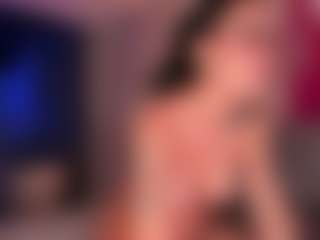 Live cam show with MadeleineMorales - Athletic Public on PervPlay.com