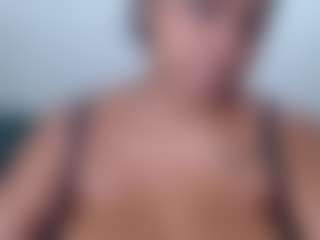 Live cam show with alanajonees - Ebony Big Tits on TeamSkeetLive