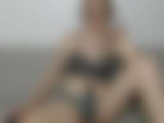 Live cam show with alexbixxx - Oil on friskycurves.com