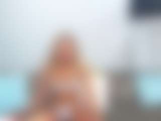 chrystalmills MILF webcam performer live streaming