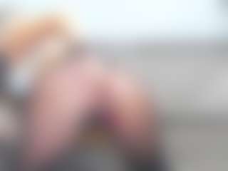 chrystalmills's Live Sex Cam Show