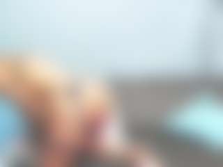 Live cam show with chrystalmills - Wife on livesuperchat.net