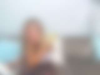Live cam show with chrystalmills - Living Room on StripNow