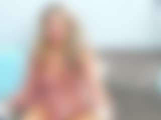 Live cam show with chrystalmills - Housewife on Hubzter Live