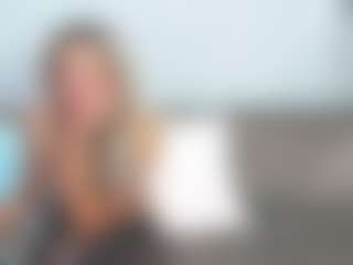 Live cam show with chrystalmills - Wife on Camming Site