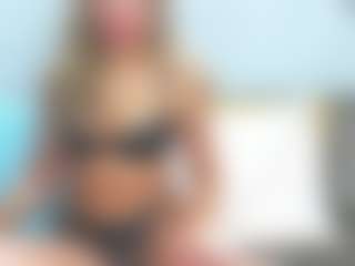 Live cam show with chrystalmills - Goth on PervPlay.com