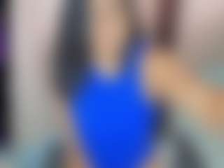 Live cam show with Sophia Quintero - Black MILF on xfollow cams