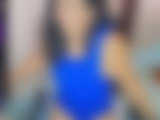 Live cam show with Sophia Quintero - Black MILF on Big Tits
