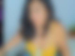Live cam show with Sophia Quintero - Belly on Camsoda