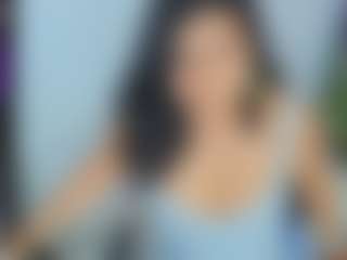 Live cam show with Sophia Quintero - Striptease on Livezox